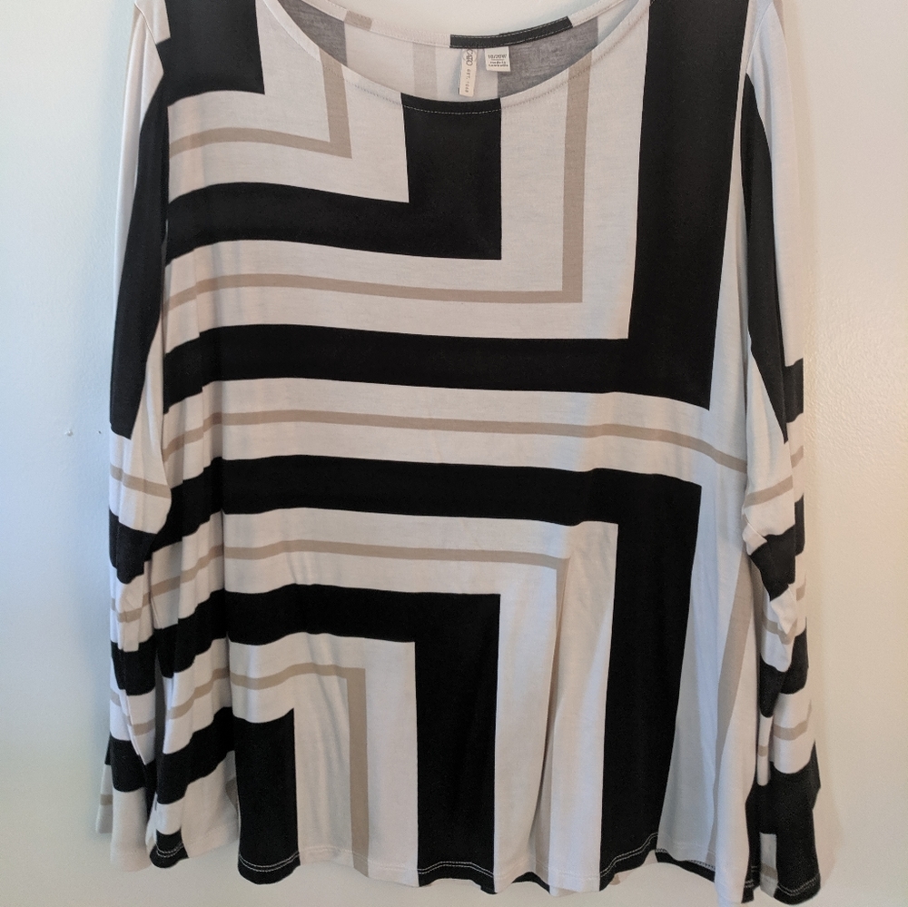 Ladies Top - Picture 2 of 4